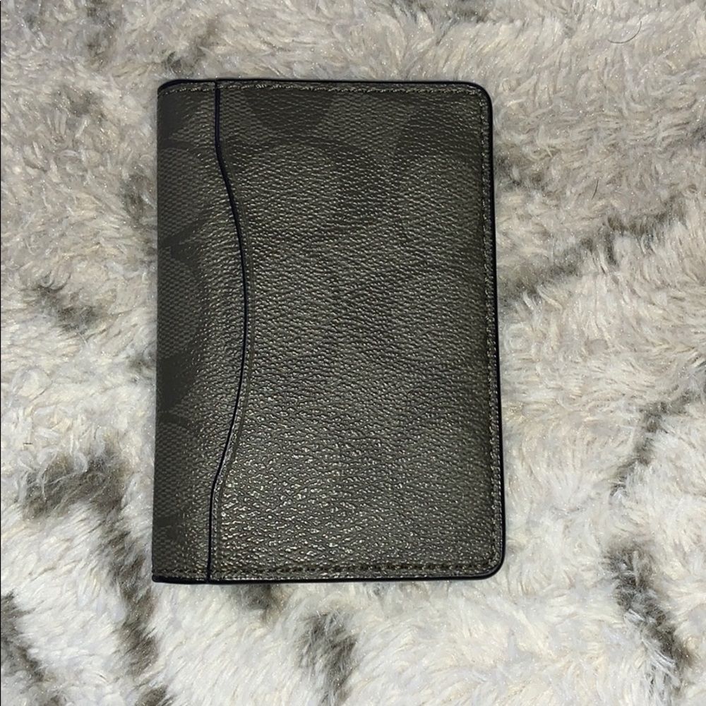 Card wallet in signature canvas